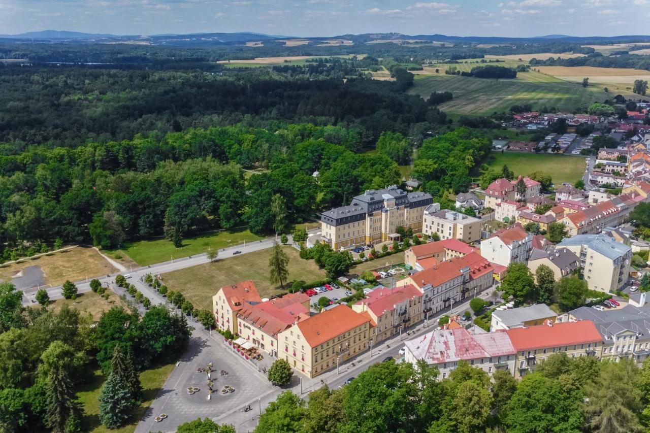 Spa Hotel Centrum Františkovy Lázně Exteriör bild